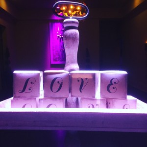 love sign the cannery new orleans wedding